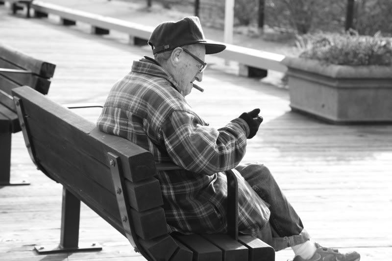 IMAGE: http://i94.photobucket.com/albums/l108/miniflash_2006/black%20and%20white/IMG_6434.jpg