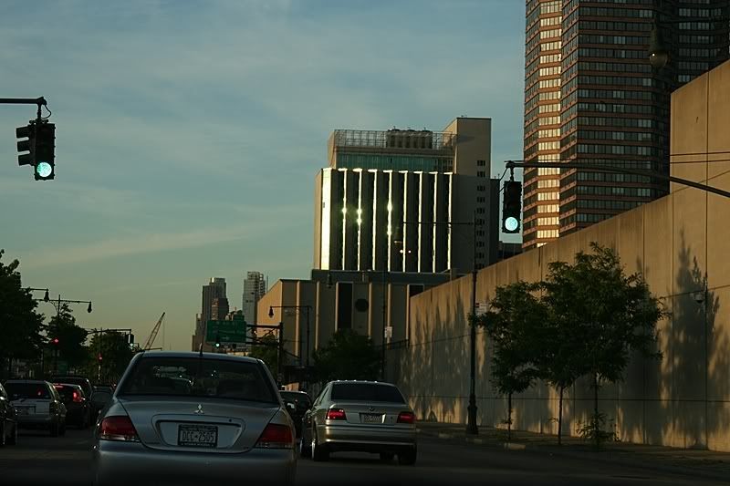 IMAGE: http://i94.photobucket.com/albums/l108/miniflash_2006/urban/IMG_6416JPGnyc.jpg