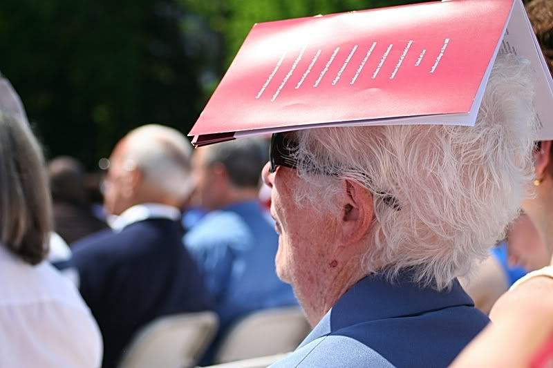 IMAGE: http://i94.photobucket.com/albums/l108/miniflash_2006/used/IMG_5869JPGcandid.jpg