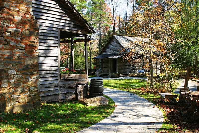 IMAGE: http://i94.photobucket.com/albums/l120/JohnTrogdon/Cabinsweb.jpg