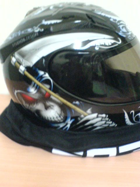 嚇到了..所以換上ZEUS ZS-801 Z8 2011最新彩繪 DEATH死神542||小老婆汽機車資訊網