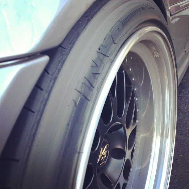 Rubbage problems, need help with new tire size PLEASE!! E46Fanatics