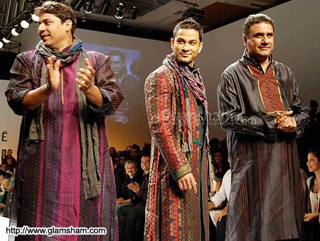 Sushmita Sen looks EXACTLY like...