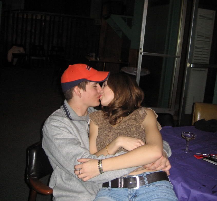 kissy face Pictures, Images and Photos