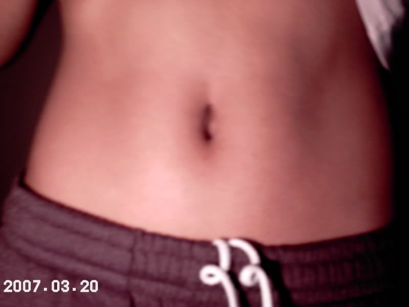 http://i94.photobucket.com/albums/l90/saralee44/bellybutton.jpg