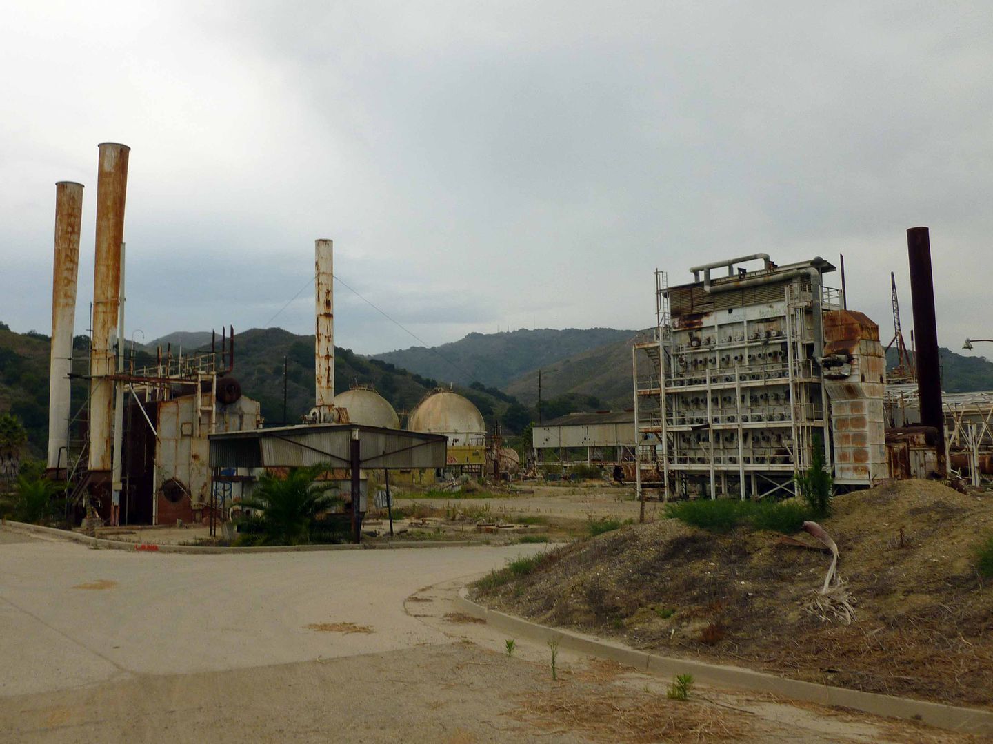 Avoiding Regret: Photo Essay: Ventura Oil Refinery, Abandoned - Part 1