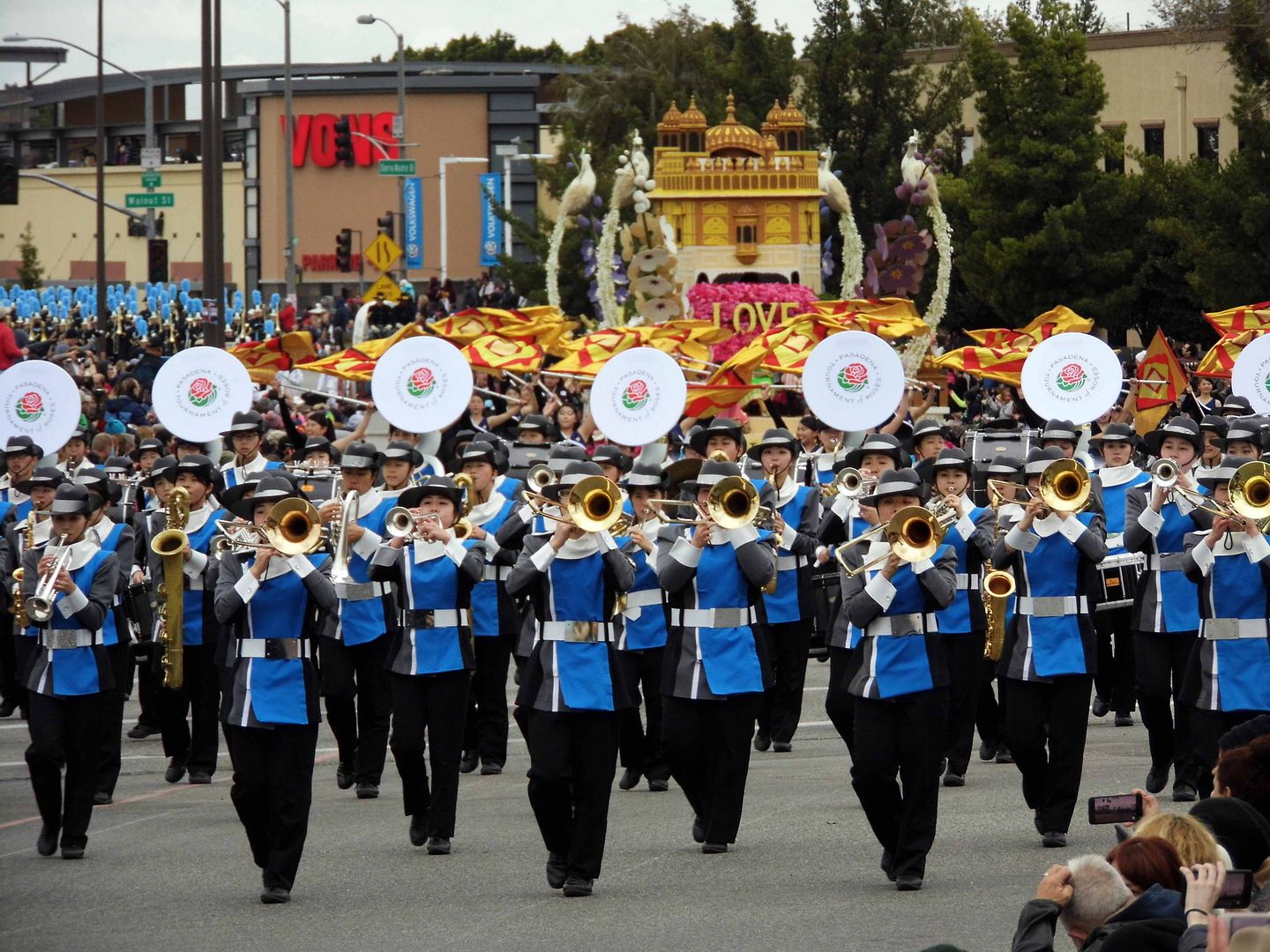 Regret Photo Essay The Rose Parade Never On A Sunday Edition