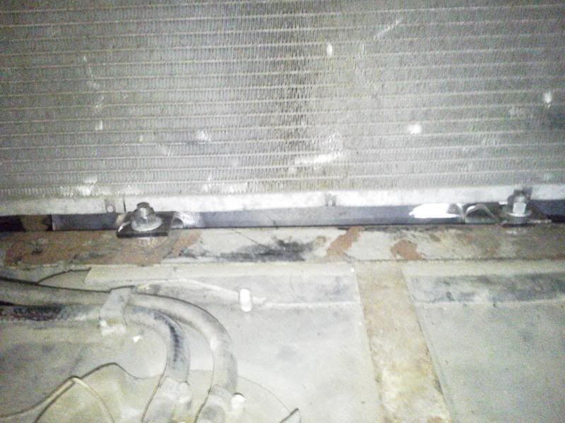 photo busradiatorlowermount_zps13946338.jpg