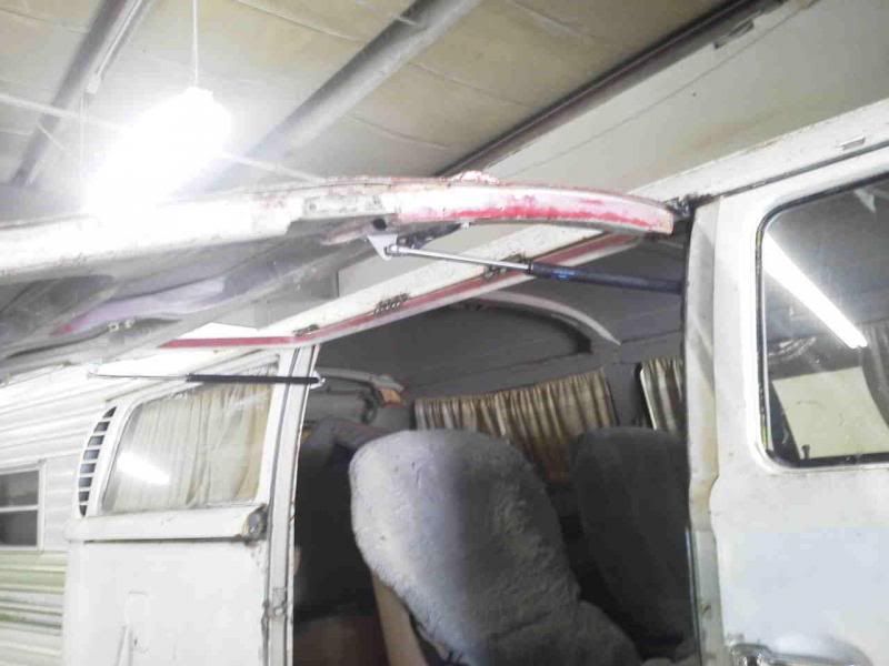 photo sidedoorwithlifts_zpsdb5601db.jpg
