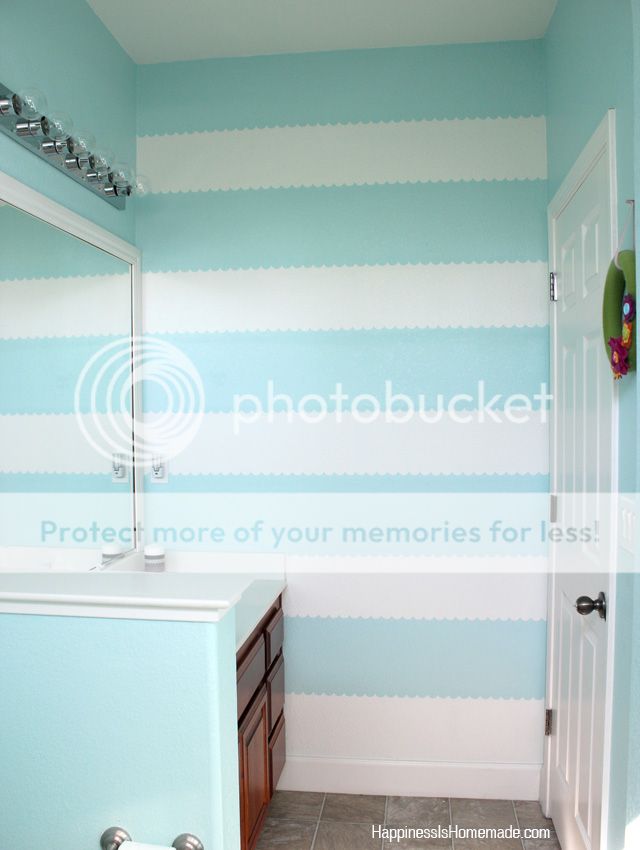 pretty wall paint idea scalloped lines 